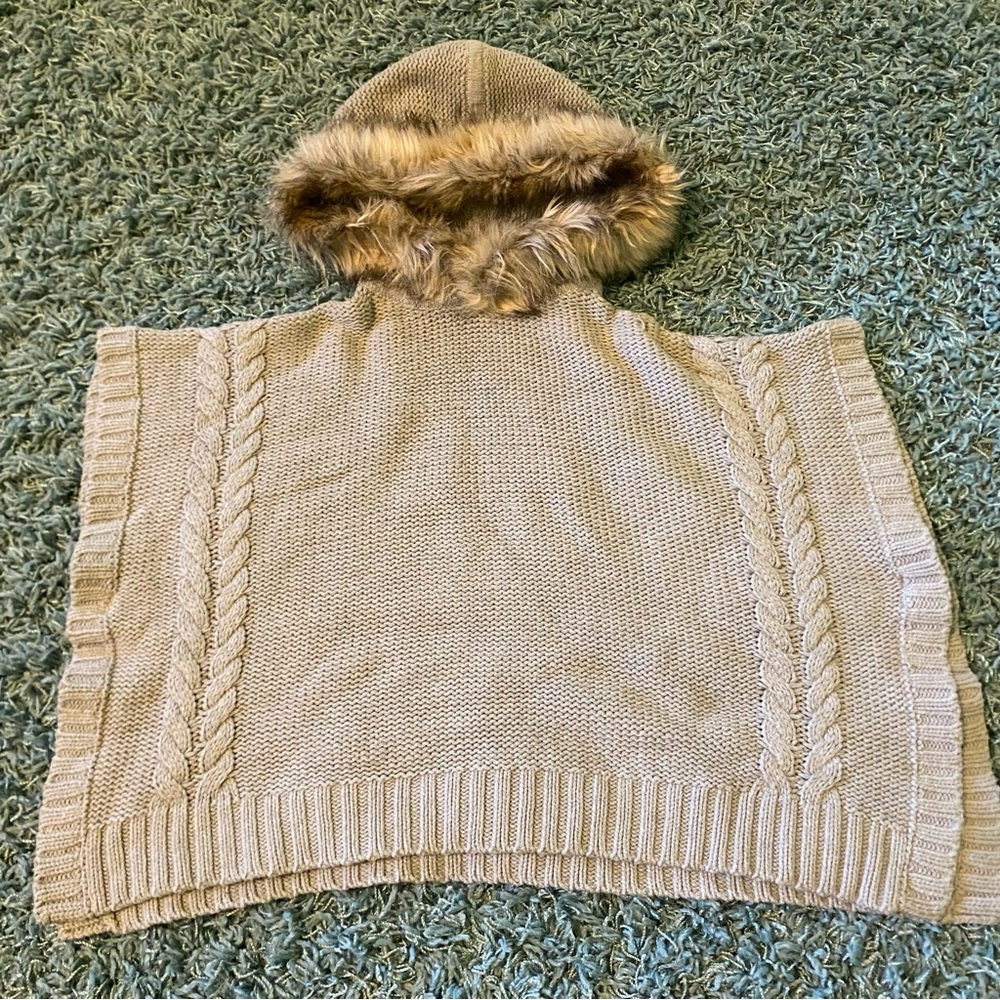 Girl’s CableKnit Poncho Size 4/5 in Gray